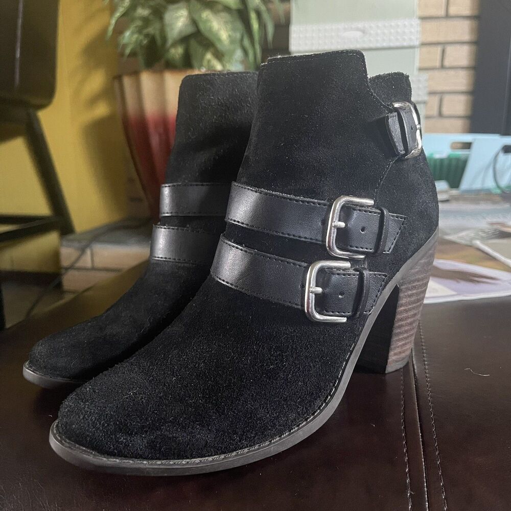 DV Dolce Vita Black Faux Suede Ankle Bootie with Buckles. Size 7.5 Heel 3.5”